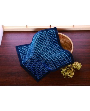 Muestreador Sashiko de una puntada con flechas tejidas
