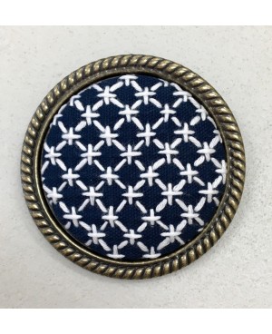 Brooch 